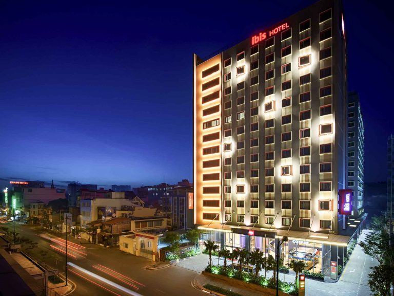 KHÁCH SẠN 4* IBIS HỒNG HÀ